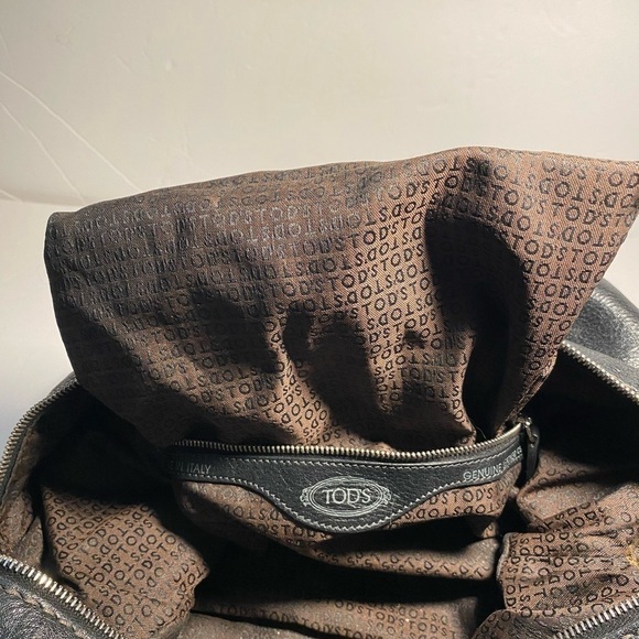 Tod’s black leather handbag - Picture 11 of 16